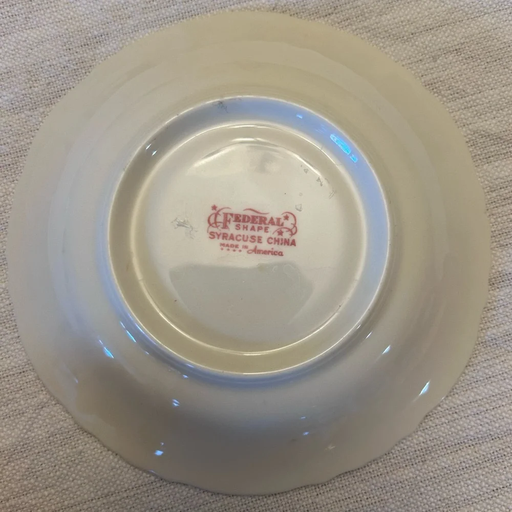 Vintage Federal Syracuse china tea cup and saucer in Briarcliff pattern. - Picture 6 of 6